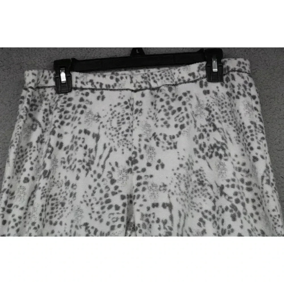 Ann Klein 2 Women's Two-Piece Mink Fleece Pajama Set-Size Medium - Picture 13 of 15